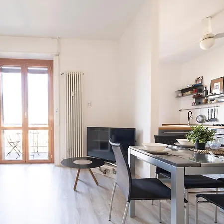 I Host - Castelbarco 2 Milaan